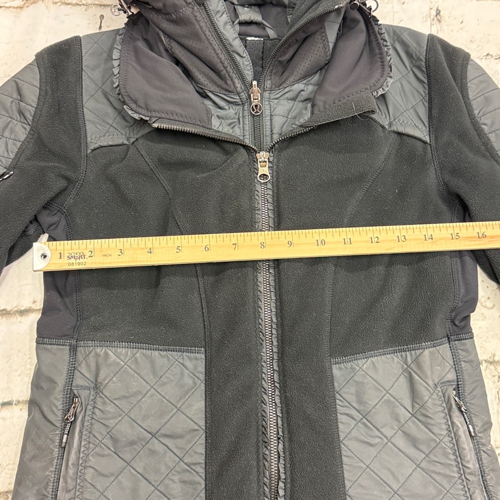 Lululemon Fleecy Keen With Rare Ruffle Detail Jacket in Black Women’s Size 8 - Picture 7 of 14
